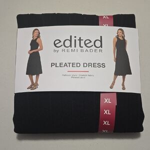 🆕️ Edited Black Pleated Dress